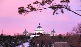 与雪相映 成吉思汗庙的冬天美如画